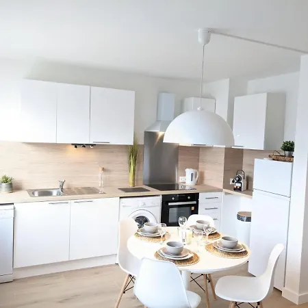 Apartment Cosy Iris 3ch - Stationnement Gratuit - Lumineux *